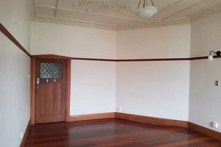 Photo of property in 64 Hawker Street, Mount Victoria, Wellington, 6011