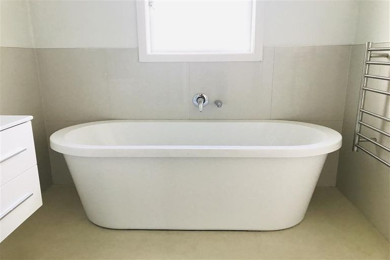 Photo of property in 75 Park Rise, Campbells Bay, Auckland, 0630