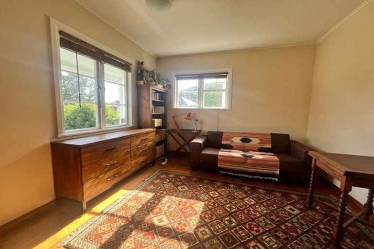 Photo of property in 10 Melvill Grove, Waterloo, Lower Hutt, 5011