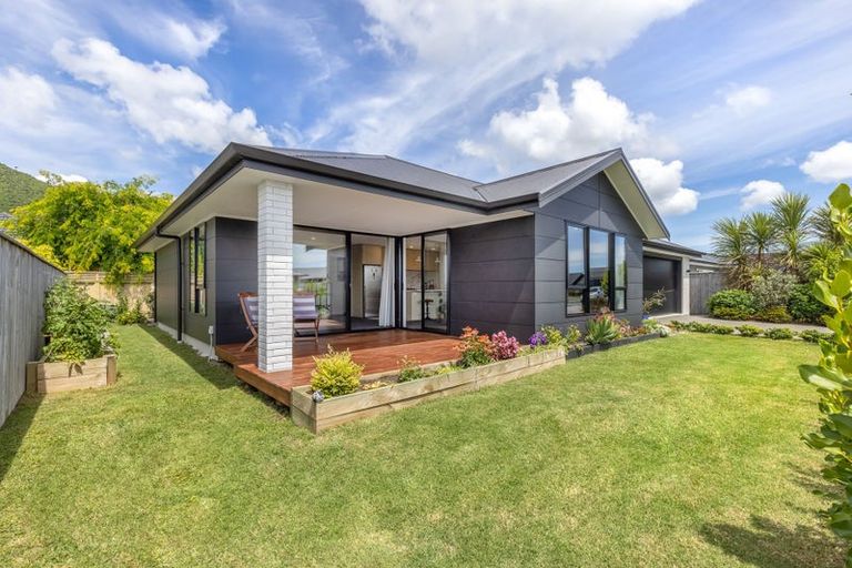 Photo of property in 12 Teiaroa Street, Waikanae, 5036