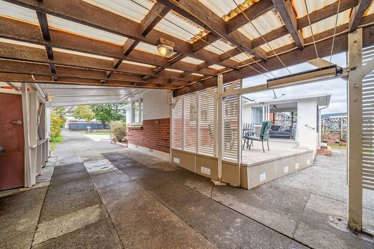 Photo of property in 6 Hall Grove, Ebdentown, Upper Hutt, 5018