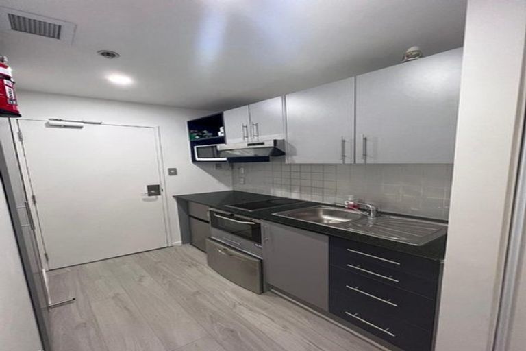 Photo of property in 2d/17 Crown Lynn Place, New Lynn, Auckland, 0600