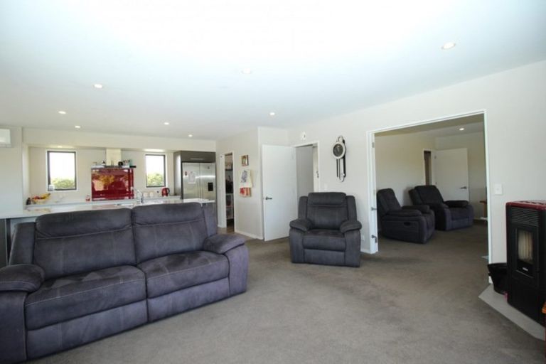 Photo of property in 2 Jacks Drive, West Melton, 7618
