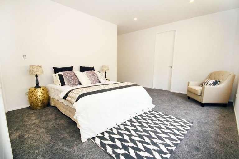 Photo of property in 21 Moller Street, Beach Haven, Auckland, 0626