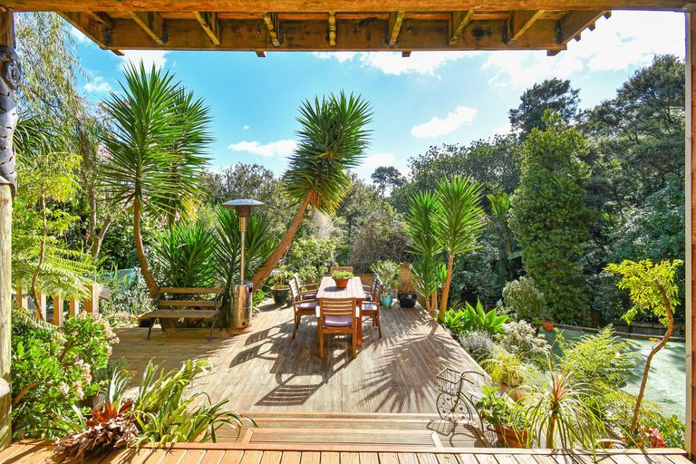 Photo of property in 18 Gibbs Crescent, Red Hill, Papakura, 2110