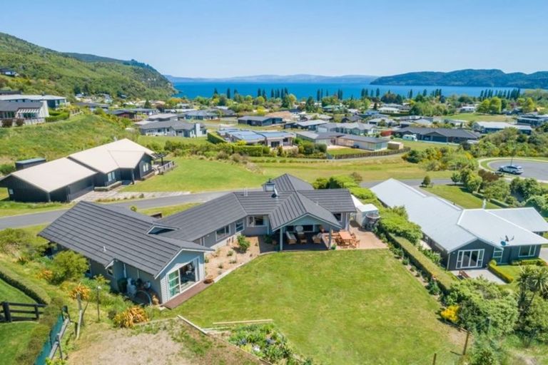Photo of property in 33 Bodes Lane, Kinloch, Taupo, 3377