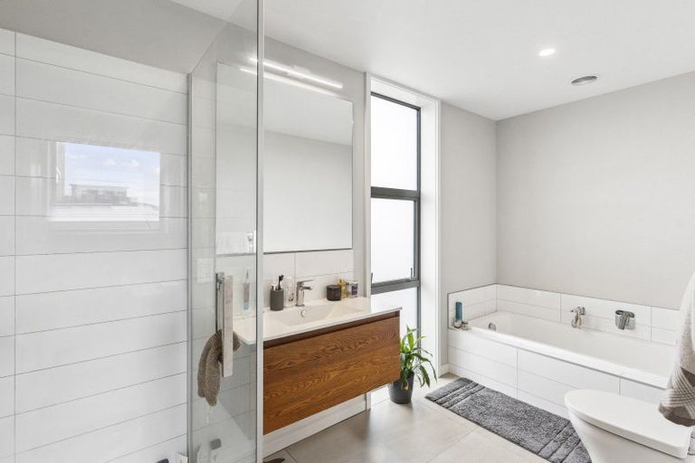 Photo of property in 39 Te Ara Kawakahia, Waikanae, 5036