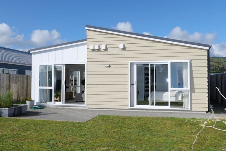 Photo of property in 36 Koru Loop, Paraparaumu, 5032