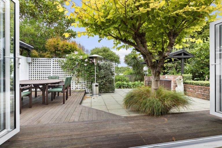 Photo of property in 19 Bidwill Street, Mount Cook, Wellington, 6021