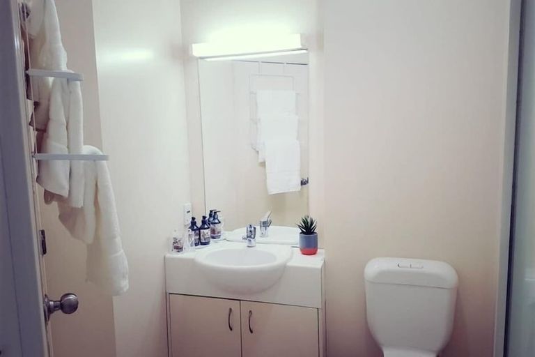 Photo of property in Terrace Tower Apartments, 126 The Terrace, Wellington Central, Wellington, 6011