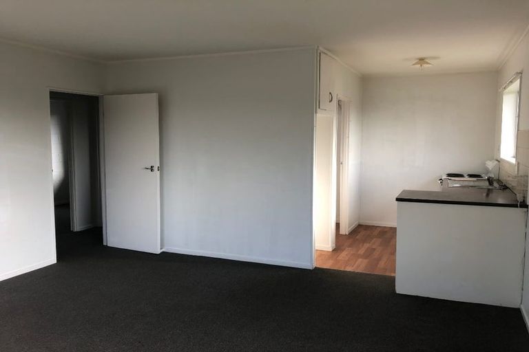 Photo of property in 112 Lynwood Road, New Lynn, Auckland, 0600