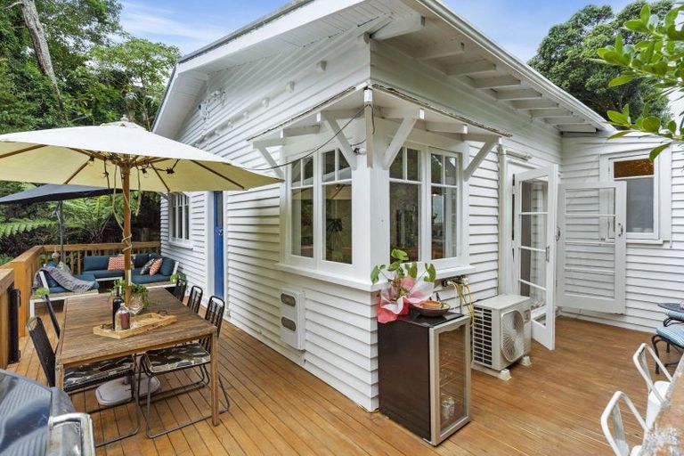 Photo of property in 1/6 Vonnell Place, Birkdale, Auckland, 0626