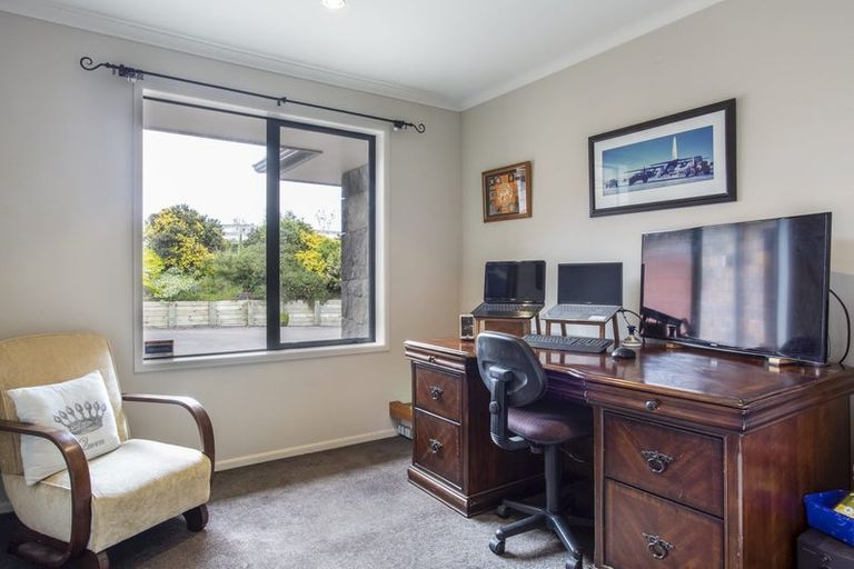 Photo of property in 38a Kaipara Lake Road, South Head, Helensville, 0874