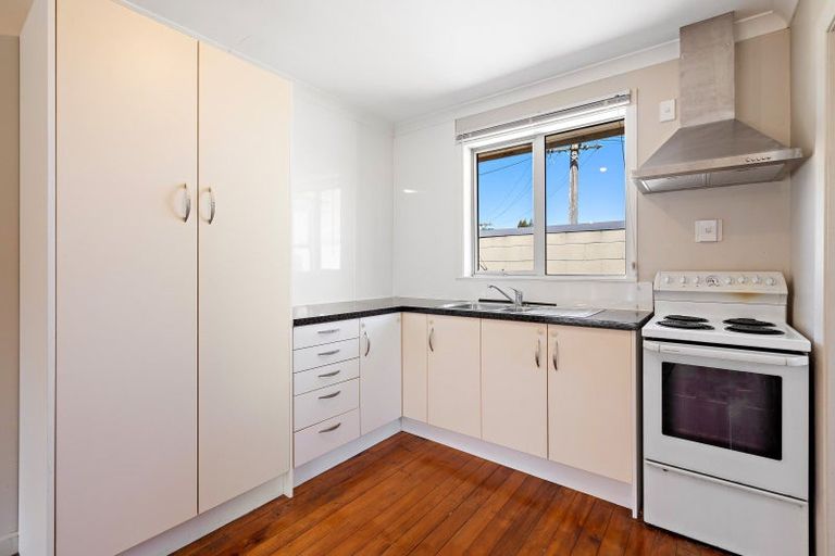 Photo of property in 1 Waldron Crescent, Green Island, Dunedin, 9018