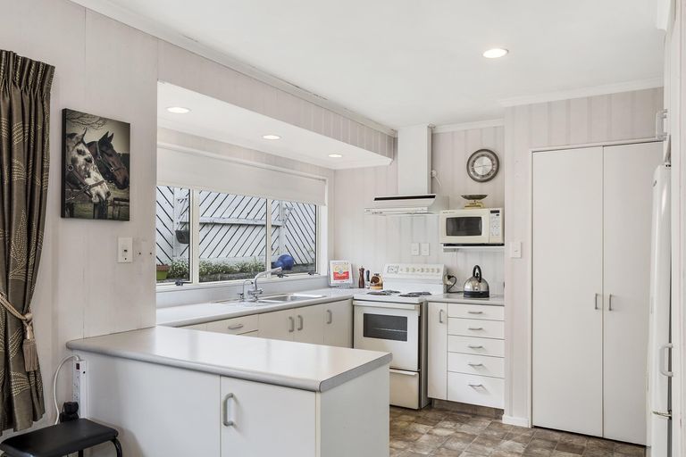 Photo of property in 4b Camellia Place, Greerton, Tauranga, 3112