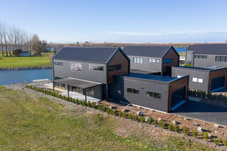 Photo of property in 203 Lake Hood Drive, Huntingdon, Ashburton, 7774