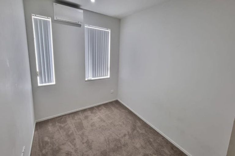 Photo of property in 7 Riroriro Close, Papakura, 2110