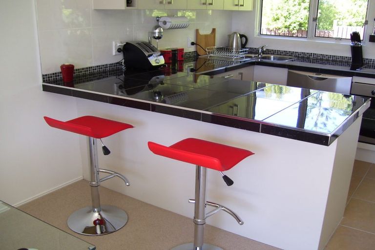 Photo of property in 2/10 Raewyn Place, Pakuranga, Auckland, 2010