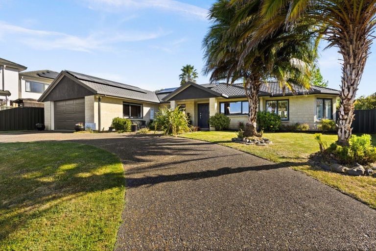 Photo of property in 24 Fairview Place, Havelock North, 4130