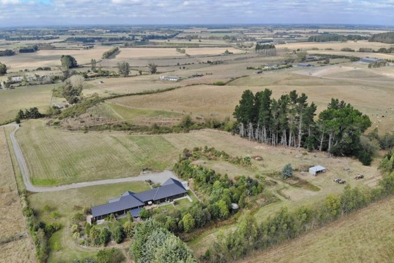 Photo of property in 175 Summerhill Road, Cust, Rangiora, 7471