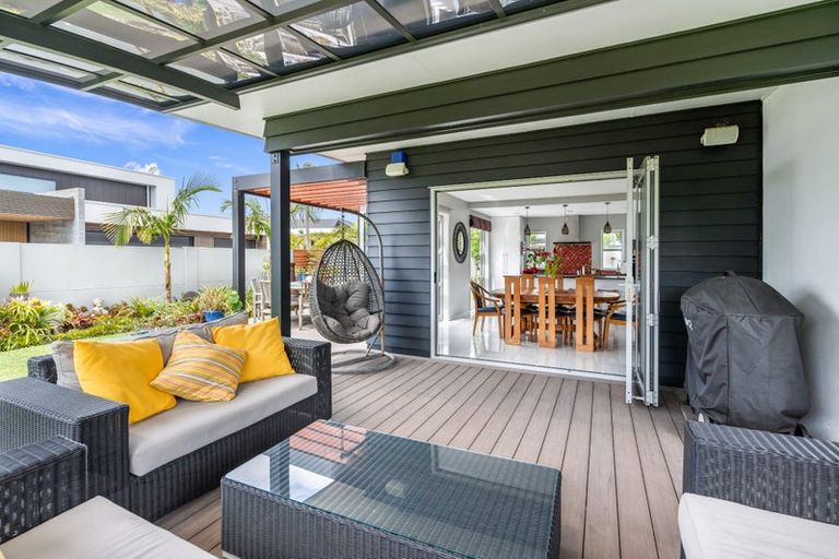 Photo of property in 5 Waitemata Drive, One Tree Point, 0118