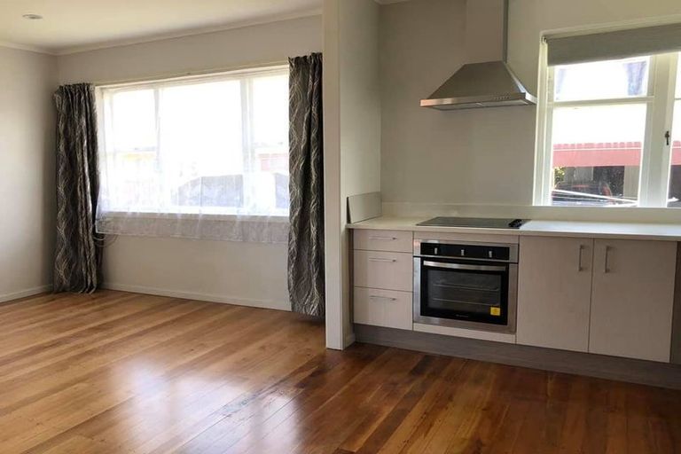 Photo of property in 1/27 Pakuranga Road, Pakuranga, Auckland, 2010