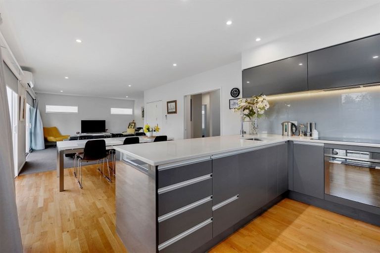 Photo of property in 1 Merivale Lane, Merivale, Christchurch, 8014