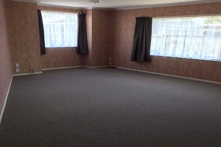 Photo of property in 8a Busby Place, Awapuni, Palmerston North, 4412