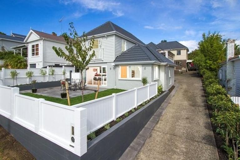 Photo of property in 1/44 Richmond Avenue, Northcote Point, Auckland, 0627