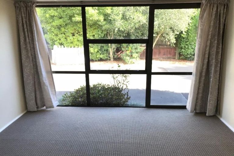 Photo of property in 38b Avonhead Road, Avonhead, Christchurch, 8042