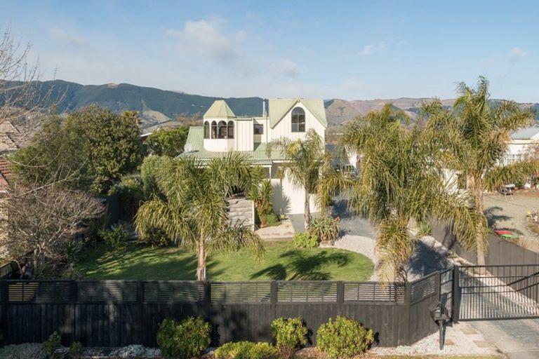 Photo of property in 15 Martin Street, Monaco, Nelson, 7011