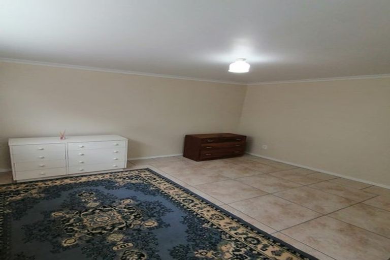 Photo of property in 42 Regency Place, Sunnynook, Auckland, 0632