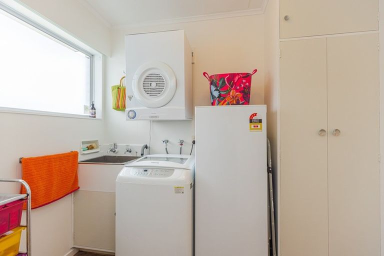 Photo of property in 48 Great North Road, Saint Johns Hill, Whanganui, 4500