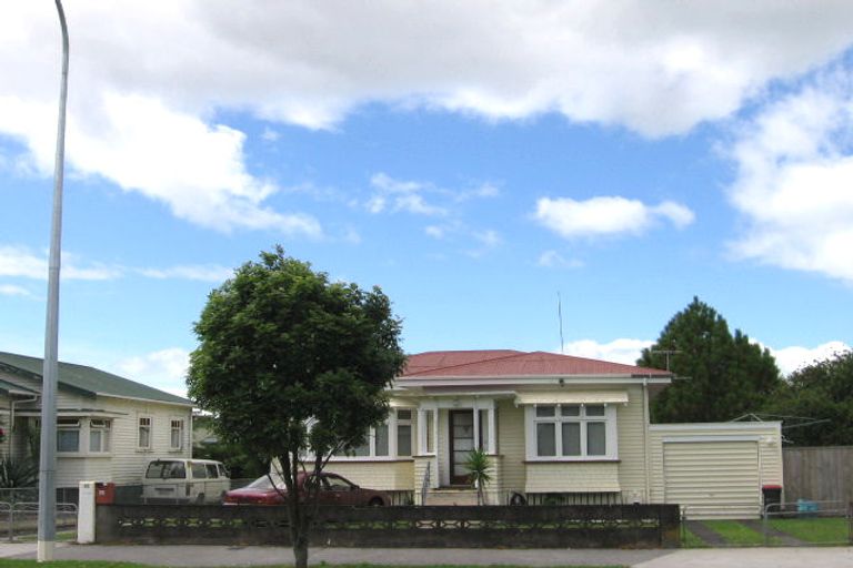 Photo of property in 52 Victor Street, Avondale, Auckland, 1026