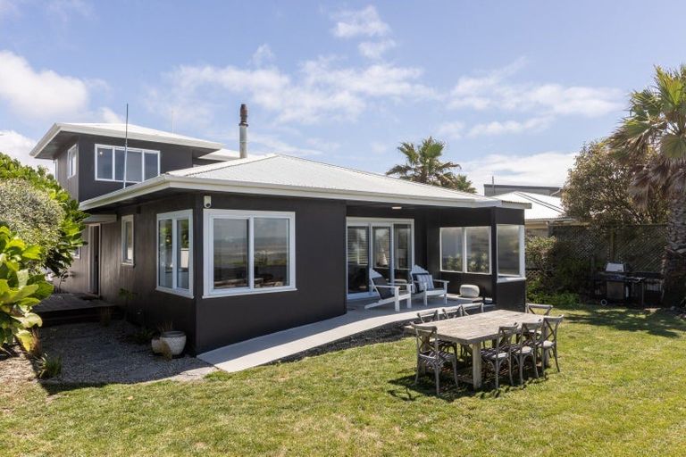 Photo of property in 243 Clifton Road, Te Awanga, 4102