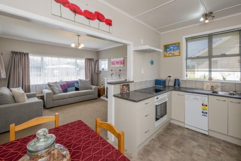 Photo of property in 37 Bowen Street, Levin, 5510