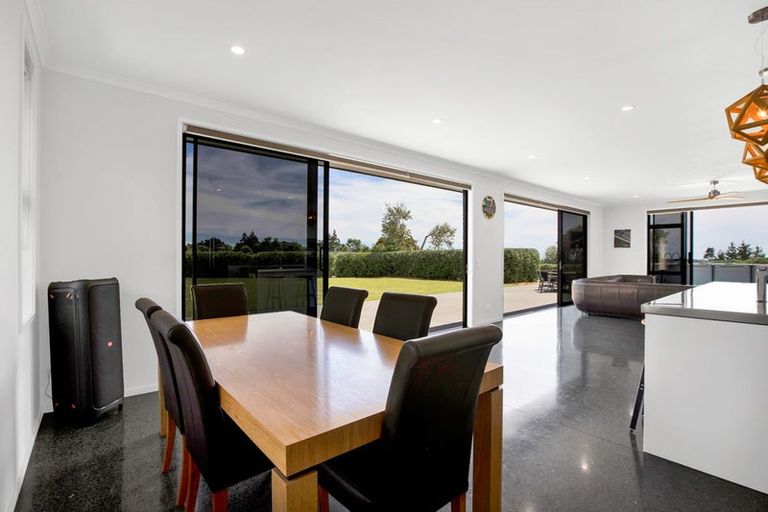 Photo of property in 135 Sealy Road, Omata, New Plymouth, 4374