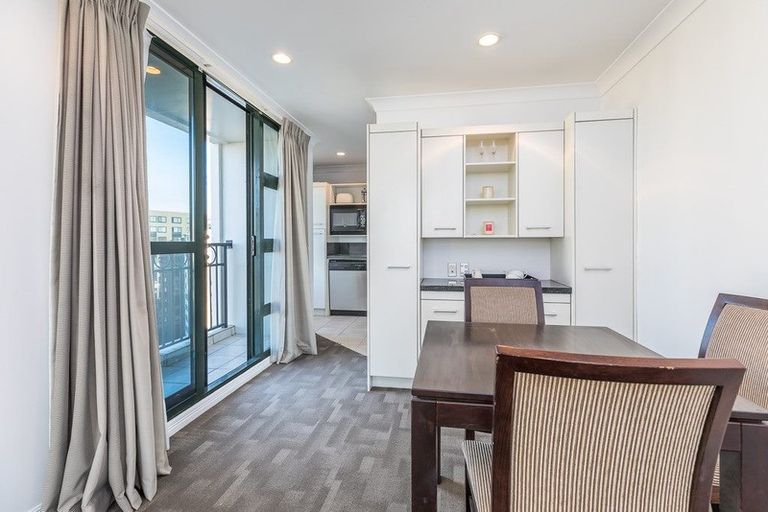 Photo of property in The Duxton Hotel Apartments, 6p/100 Greys Avenue, Auckland Central, Auckland, 1010