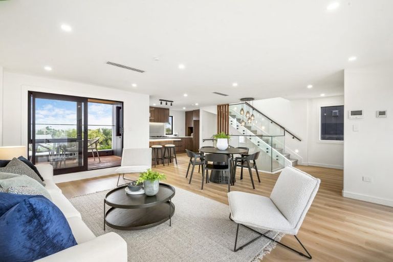 Photo of property in 16b Egremont Street, Belmont, Auckland, 0622