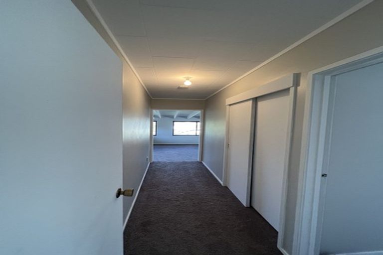 Photo of property in 62 Lavery Place, Sunnynook, Auckland, 0632