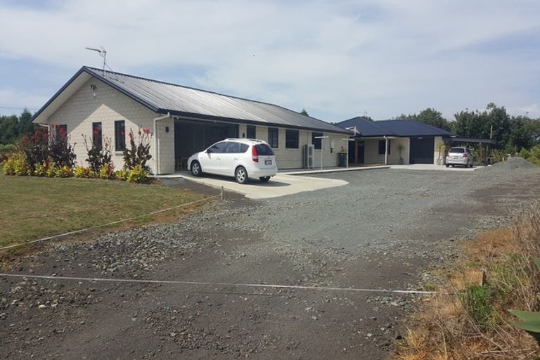 Photo of property in 1217 Glenbrook Road, Glenbrook, Waiuku, 2681
