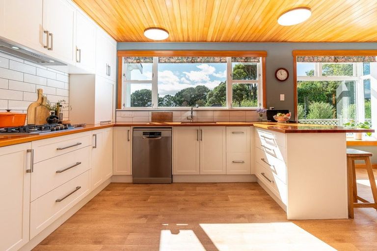 Photo of property in 169 Wadestown Road, Wadestown, Wellington, 6012