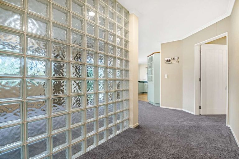 Photo of property in 24 Caulfield Place, Pukehangi, Rotorua, 3015