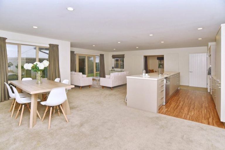 Photo of property in 22 Cedar Place, Rangiora, 7400