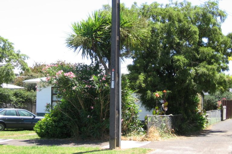 Photo of property in 21 Addison Street, Blockhouse Bay, Auckland, 0600