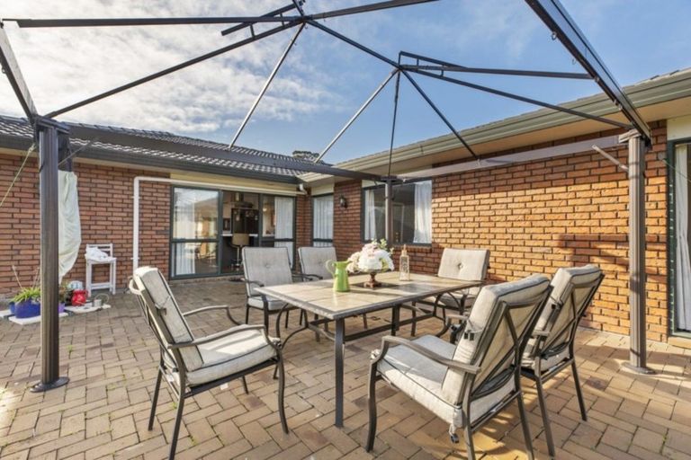 Photo of property in 3 Glenross Drive, Wattle Downs, Auckland, 2103