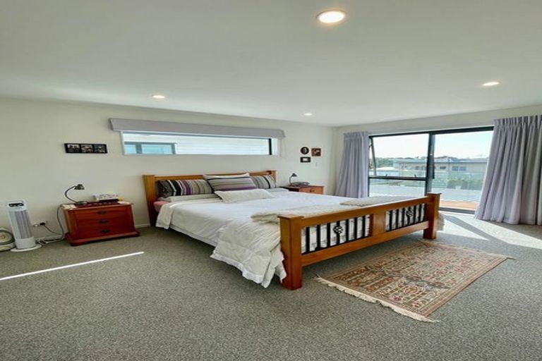 Photo of property in 60d Bay Street, Red Beach, 0932