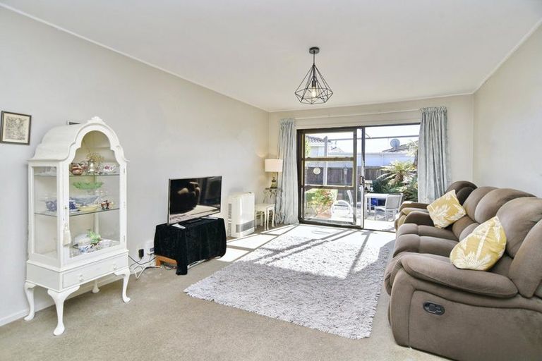 Photo of property in 1/17 Castile Place, Belfast, Christchurch, 8051