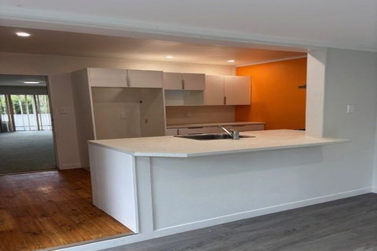 Photo of property in 2 Halyard Place, Whitby, Porirua, 5024