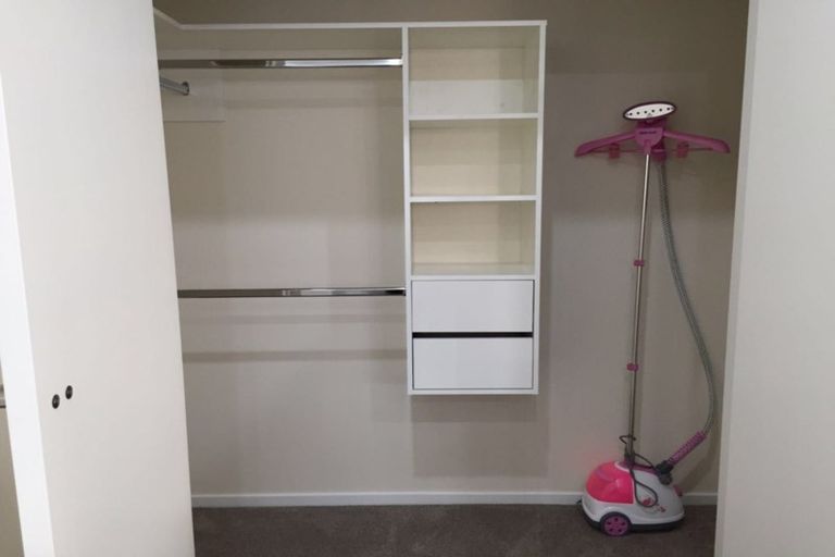 Photo of property in 29 Loloma Drive, Half Moon Bay, Auckland, 2012